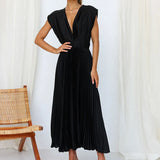 Aria - Maxi Dress with V-neck and Pleats