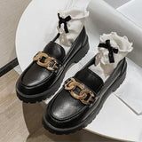 Fallon - Classic loafer with chain detail