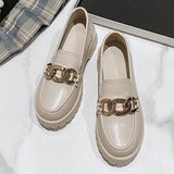 Fallon - Classic loafer with chain detail