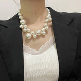 Naomi - Chunky pearl necklace with drop detail