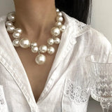 Naomi - Chunky pearl necklace with drop detail