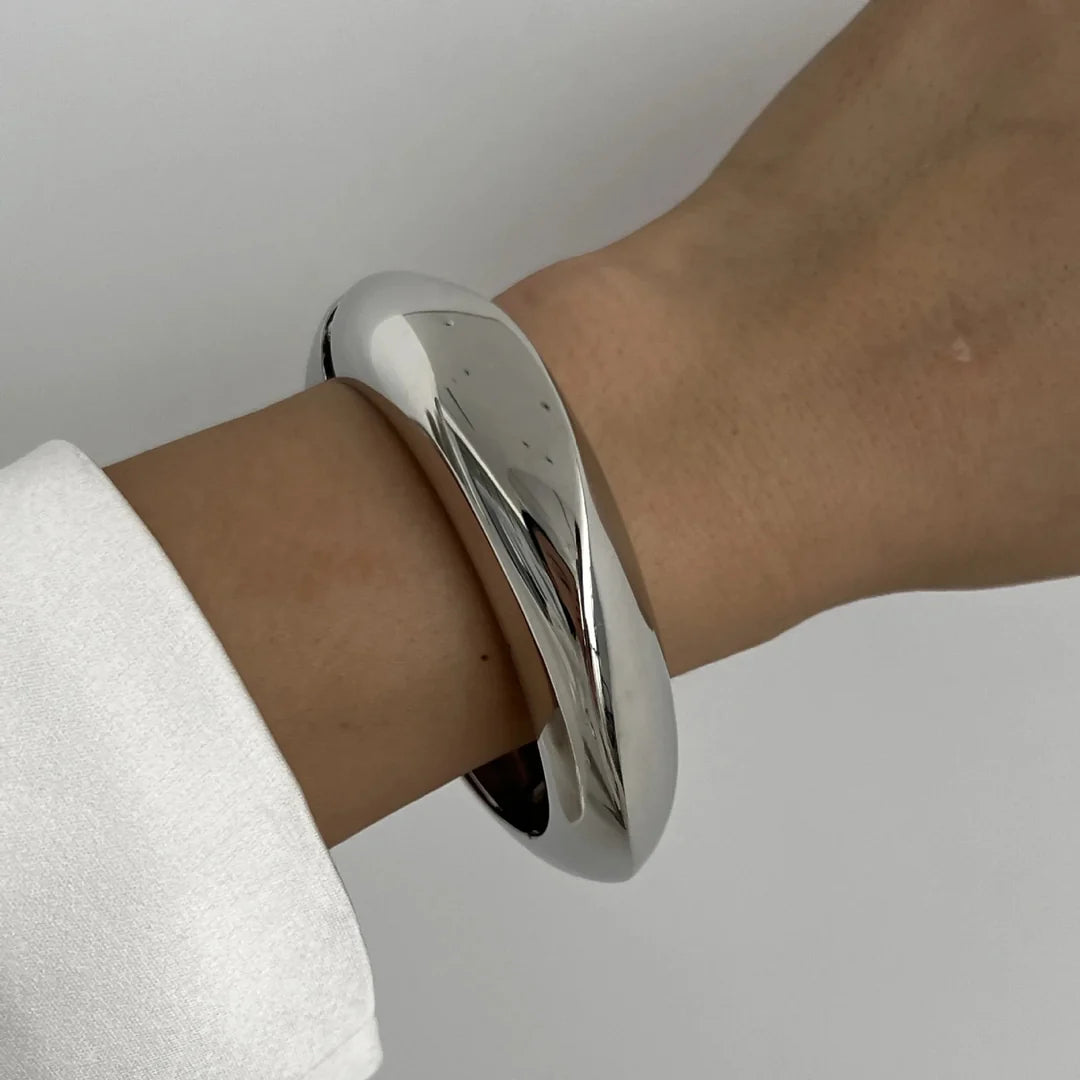 Aurelia – Sculpted Curve Cuff