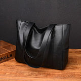 Elegant Leather Shoulderbag