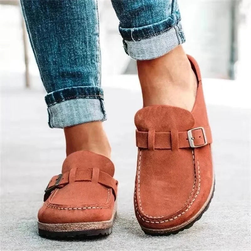 Women’s Retro Suede Slip-On Loafers with Buckle Detail – Casual Comfort Clogs
