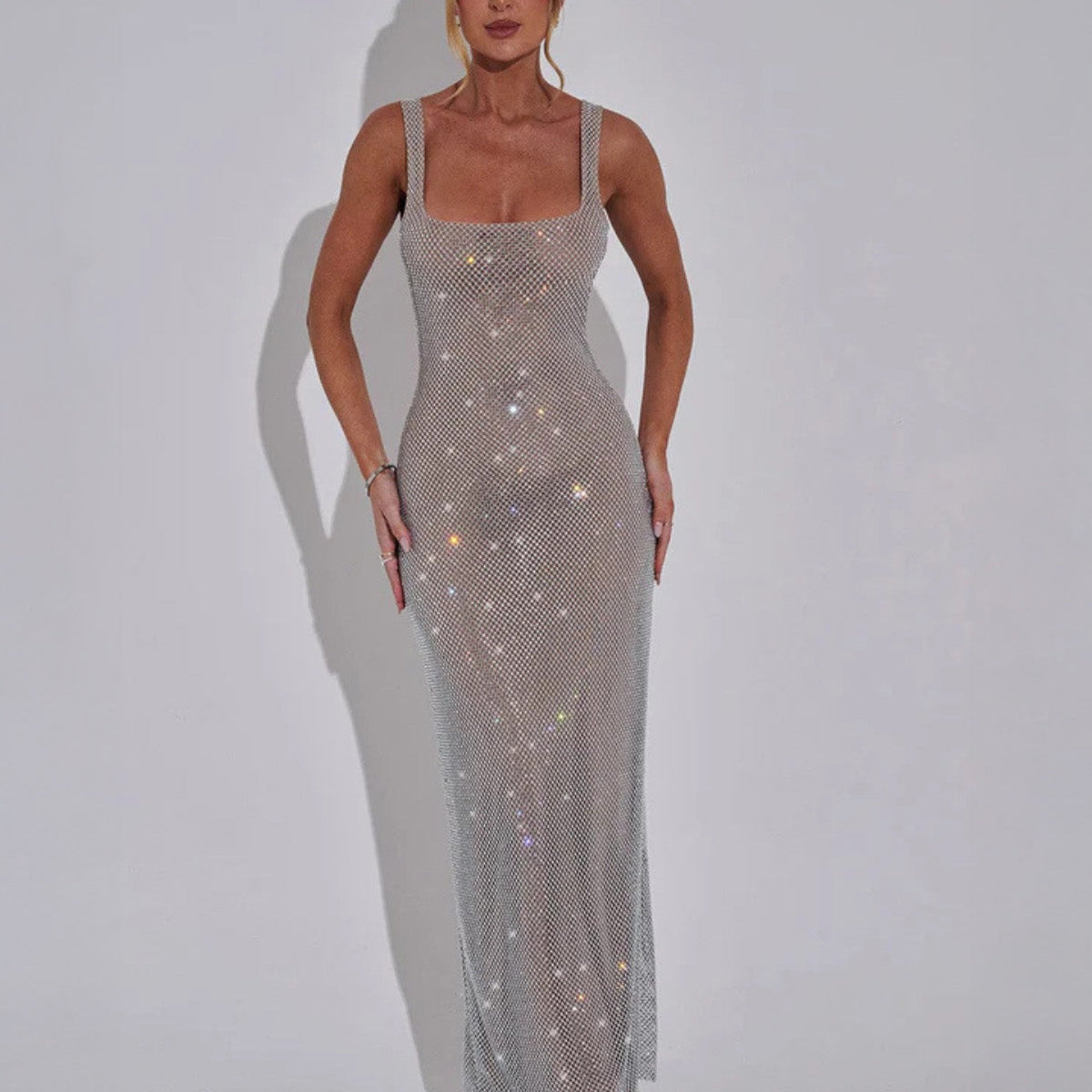 Women’s Sequin Evening Gown – Sleeveless Backless Floor-Length Dress