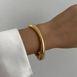 Modinzi Golden flow Cuff Aurelia – Sculpted Curve Cuff