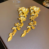 Noëlle - Flower cascade earrings in gold look