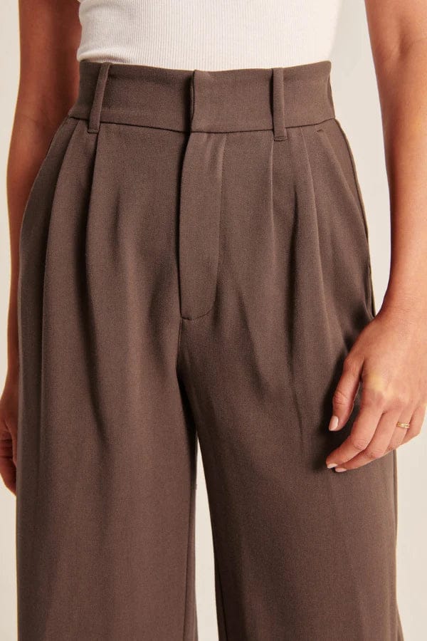 Modinzi Harbour Fold – Pleated Wide-Leg Trouser